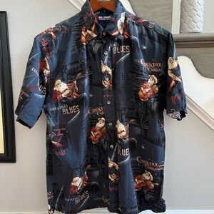 Reel Legends Santa Plays Guitar Christmas Button Down Shirt sz M